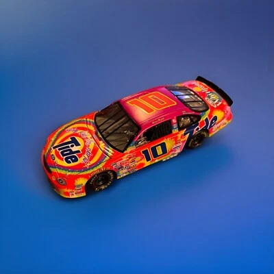 Экшн-фигурка Рики Радда No10 Tide Give Kids the World 1999 NASCAR RCCA 1:24 1 из 1500 - Изображение 1 из 4