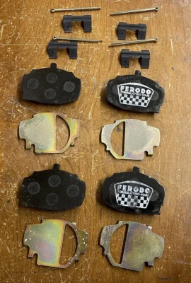 PASTIGLIE FRENO, SPESSORI, PIN E CLIP TRIUMPH GBP 169 2000 MK I & 2.5 PI MK I FERODO - Immagine 1 di 4