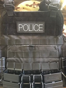 Parche ""Policía"" Blackhawk, con respaldo de ganchos, letras blancas en negro, 5x2"". - Imagen 1 de 4