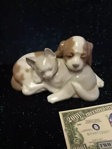 Lladro Figurine Bosom Buddies 6599 Dog & Cat - Picture 1 of 4