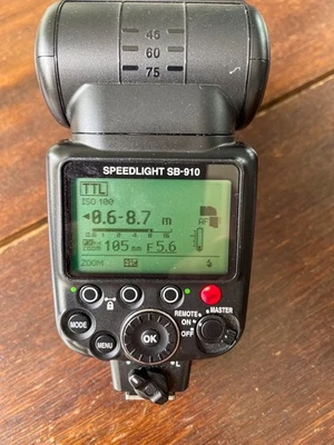 Nikon Speedlight SB-910 AF Shoe Mount Flash + Case - Image 1 of 4