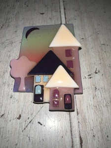  HAUS ANSTECKNADEL VON LUCINDA HERBST HERBST AHORN BLÄTTERFORM ANSTECKNADEL MIT HAUS MOND & BAUM - Bild 1 von 4