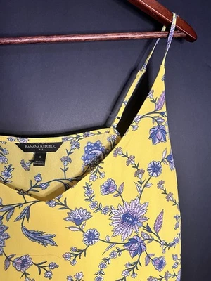 Top camisola para mujer Banana Republic estampado floral amarillo, talla L Foto 1 de 4