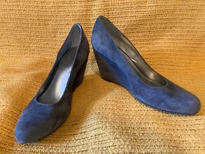 BCBG Paris Women’s Rollis Grey Suede Wedge Pumps, Size 7.5M, Made In China - Picture 1 of 11
