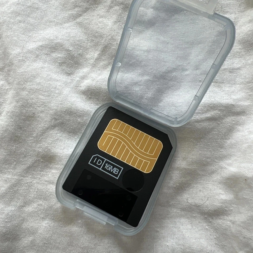 Smart Media Memory Card 16MB 3.3V - Image 1 of 1