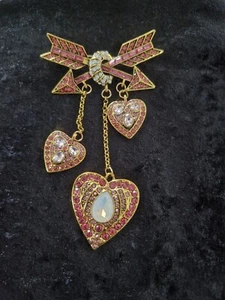 Pink Heart & Arrow Rhinestone Brooch Vintage Inspired Jewellery Gift Broach - Picture 1 of 2