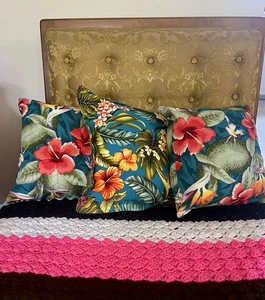 Tres almohadas florales tropicales hawaianas hechas a mano 12x12 estampado Aloha trío - Imagen 1 de 9