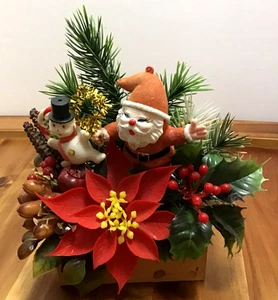 Vintage Christmas Plastic Greenery Flocked Santa Claus Snowman Centerpiece MCM - Picture 1 of 6