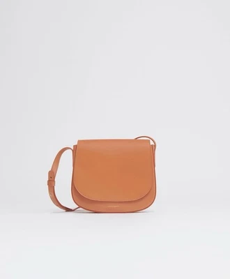 Tiracolo clássico Mansur Gavriel cammello bronzeado - Imagem 1 de 4
