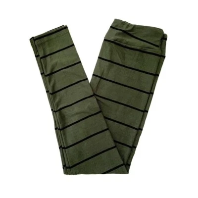 Leggings TC LuLaRoe estampa listras verdes olivas e pretas tamanhos 12-18 alta e curvilínea - Imagem 1 de 3