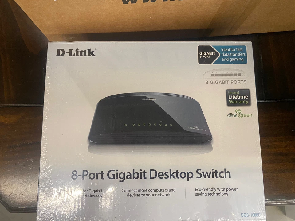 D-Link  DGS (DGS-1008G) 8-Ports External Ethernet Switch - Image 1 of 4