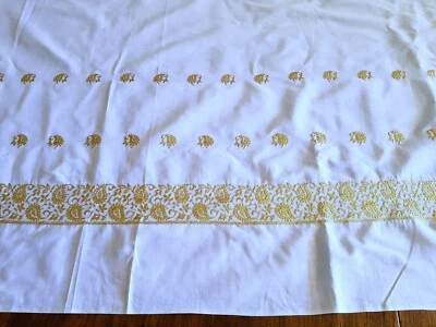 Broderie -187 cm de tissus en  fil de coton brodé or, largeur 90 cm - Photo 1/4