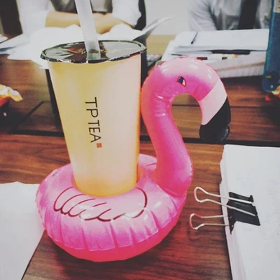 4x Aufblasbare Flamingo Trinkbecherhalter Party Deko für Pool Whirlpool Bad - Bild 1 von 4