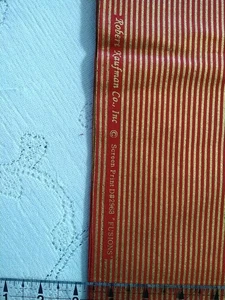REMNANT Robert Kaufman Cotton Fabric "Fusions" Red & Gold metallic stripe 8"x22" - Picture 1 of 3