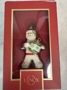 LENOX 2021 GINGERBREAD MAN holding ORNAMENT In Box - Picture 1 of 6