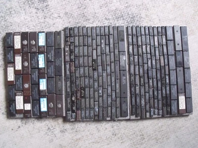 ELEKTRONIK TEILE*EPROMs KONVOLUT*ICs PLASTIK GEHÄUSE*GEBRAUCHT*MEHRERE TYPEN - Bild 1 von 4