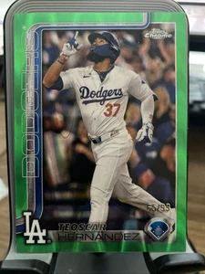 2025 Topps Chrome - Teoscar Hernandez #128 Green RayWave Refractor /99 - Bild 1 von 3