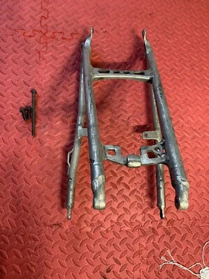 04-05 HONDA CRF250R CRF 250R OEM SUBCHASIS TRASERO RECTO SUBCHASIS RIEL DE ASIENTO Foto 1 de 4