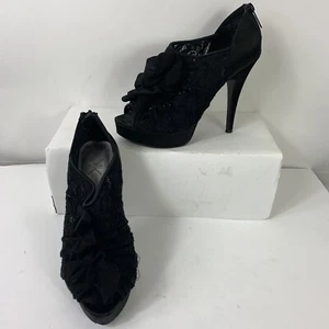 Tacones Kardashian Kollection para mujer talla 9 plataforma de encaje con volantes negro - Imagen 1 de 7