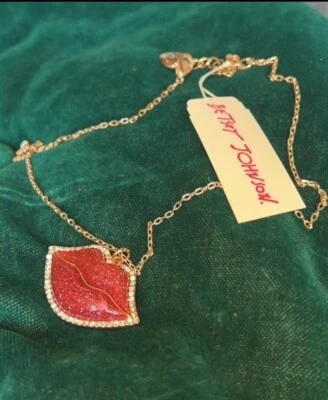 Collar Betsey Johnson, Joyería Beso Labios Grandes XOX Estrás Rojo Brillante Nuevo Foto 1 de 4