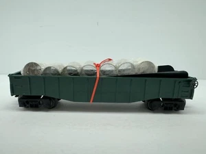 Lionel O Gauge Metal & Plastic Green Gondola Car With 7 Pipes No Box - Picture 1 of 13