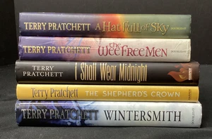 Terry Pratchett Book lot of 4 Hardback - Picture 1 of 12