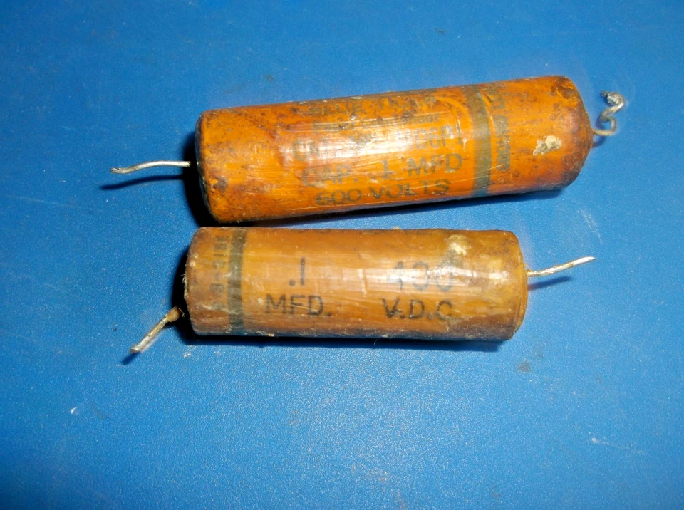2 CAPASITORES MFD vintage Spark .1 para motores de avião modelo de ignição - Imagem 1 de 1