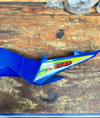 2018 SUZUKI GSXR 750 OEM REAR COVER FRAME RIGHT SIDE - Imagem 1 de 3