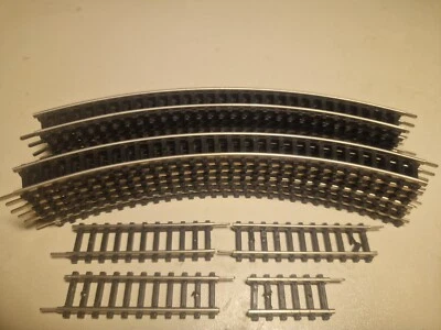 Pico Track Bundle - 12x Curved, 4x Straight Pieces - Image 1 of 4