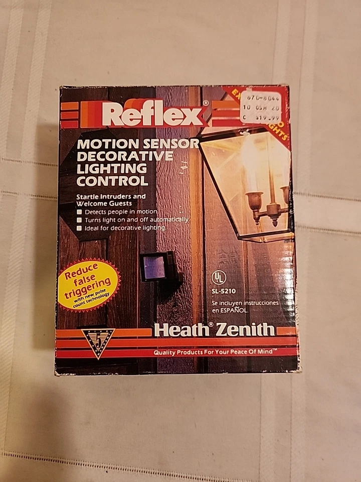 New Heath Zenith Reflex Motion Sensor Adaptor for Decorative Lighting Control - Image 1 of 4