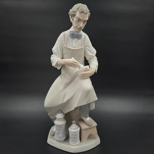 Lladro 4844 Matte Finish The Pharmacist Spain Porzellan Figur Retired - Bild 1 von 15
