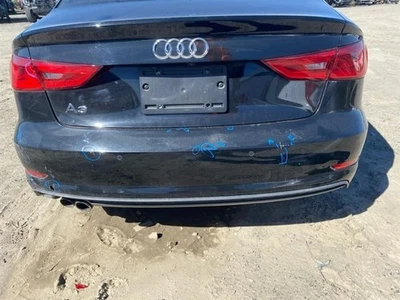 BLK REAR BUMPER ASSEMBLY 2015-2016 AUDI A3 AUDI Foto 1 de 4