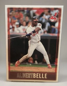 1997 Topps #69 Albert Belle Cleveland Indians  Baseball Card - Picture 1 of 2