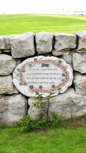 Latex and Fibreglass Mould Family Chain Plaque - Picture 1 of 1