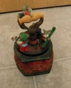 Mice On Iron Cleaning It Musical Figurine  - Picture 1 of 4