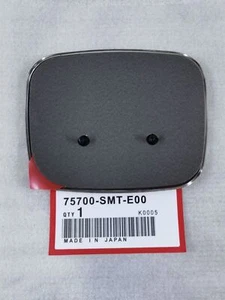 GENUINE STYLE FRONT Red 75700-SMT-E00 EMBLEM FOR Honda CIVIC SI HATCH TYPE R FN2 - Picture 1 of 3