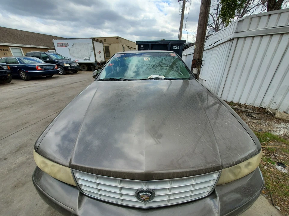Cadillac Sevilla 1999 2000 2001 2002 2003 2004 capó # 2 Foto 1 de 1
