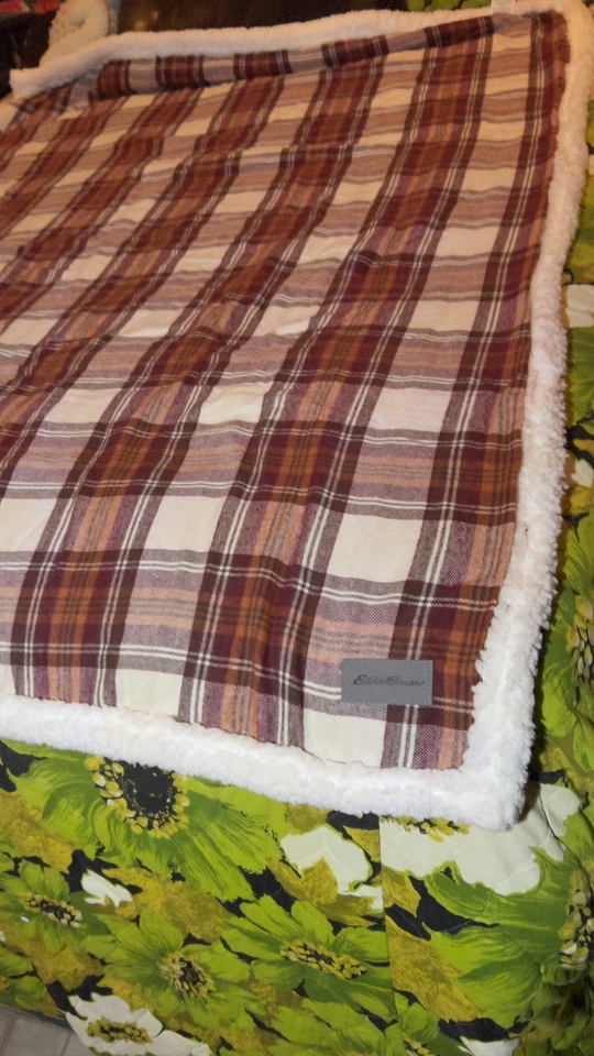 Фланелевое одеяло шерпа Eddie Bauer  - Изображение 1 из 4