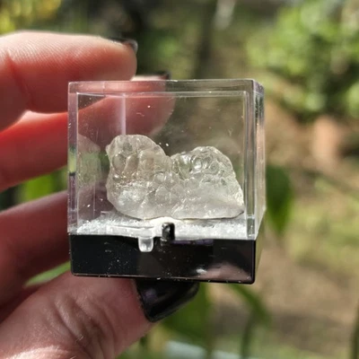 Muestra de ópalo de hialita fluorescente UV reactivo vidrio ópalo muestra caja alegre Foto 1 de 4