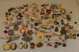Lote de 100+ Broches Vintage - Estilos Mixtos Flores Animales Camafeos - Buen Estado - Imagen 1 de 17
