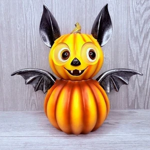 Nwt viral bat pumpkin decoration Halloween / fall garden statue figurine - Picture 1 of 3