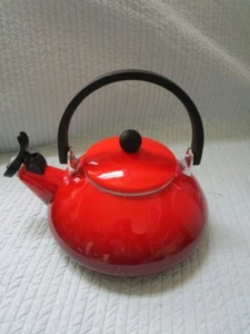 Tetera silbante Le Creuset Zen Tetera Cereza Rojo Ombre 1,6 cuartos - Imagen 1 de 4