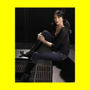 Claudia Black - Farscape #A1C37 - 8x10 Photo Printed at a Lab - Picture 1 of 1