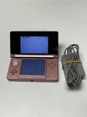 Nintendo 3DS - Consola Rosa Brumosa - Probada en Inglés EE. UU. Funciona Muy bien, Lápiz Rojo Foto 1 de 4