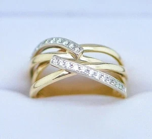 Alianza de boda de diamantes simulados de corte redondo de 2,20 quilates enchapada en oro amarillo de 14 k - Imagen 1 de 8