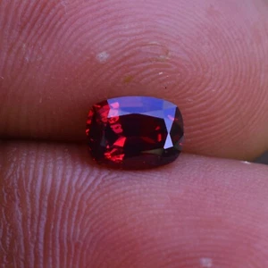 1.24 Ct Cushion shape Red Rhodolite Garnet Natural Untreated Flawless Sri Lanka - Picture 1 of 5