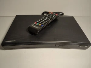 Samsung Blu-ray and DVD Player with Wi-Fi Streaming Remote HDMI Cord  - Picture 1 of 5