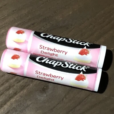 RARO Chapstick Strawberry Delight Edición Limitada Exclusivo Bálsamo Labial Lote de 2 Foto 1 de 4