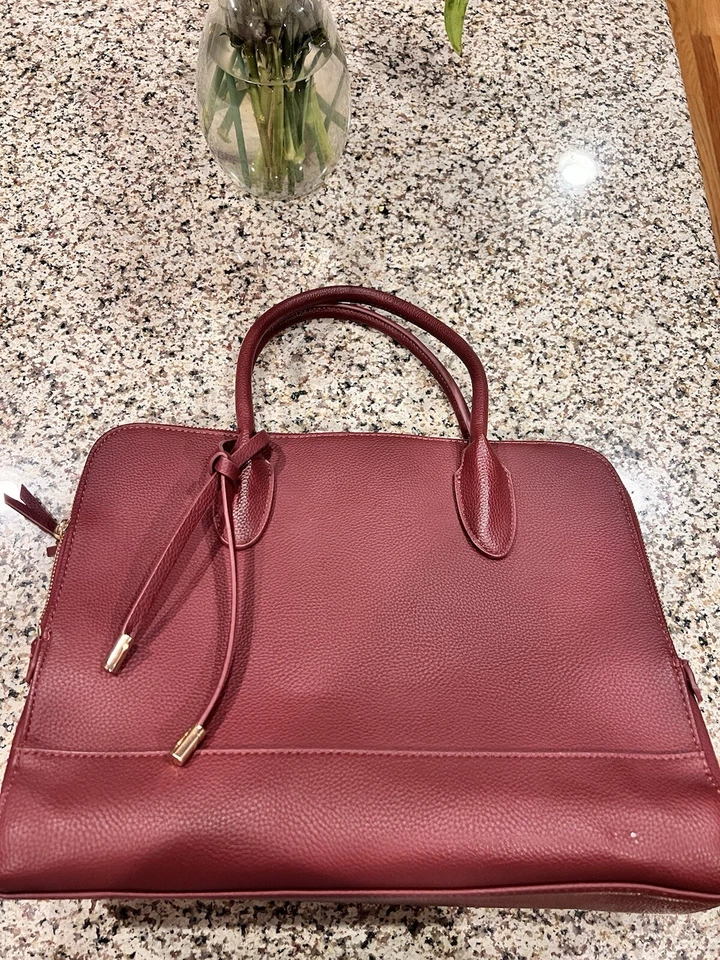 Nuevo bolso de mano Urban Expression  Foto 1 de 4