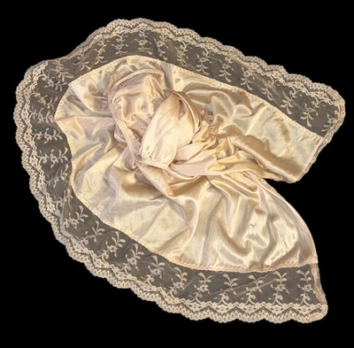 Sears The Doesn’t Slip Vintage Gold Lace Hem Trim Nylon Anti-Cling Half Slip M - Image 1 of 4